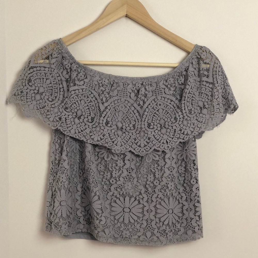 Lavander off-shoulder Lace Top Sz XS